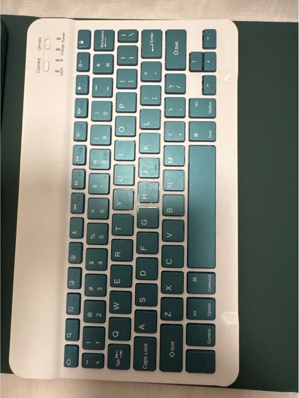 iCONNECT Forest Green iPad 11th gen Bluetooth Keyboard and Mouse Set with Case